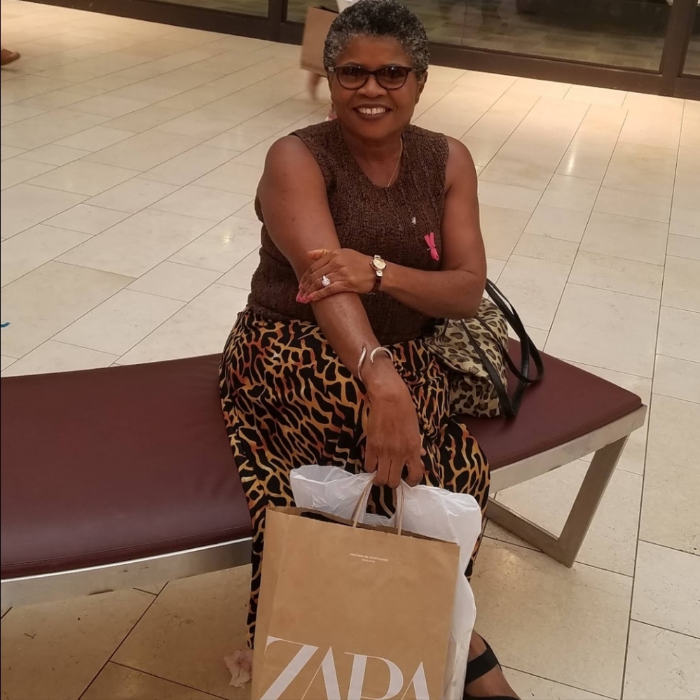 Meet your Posher, Elizabeth